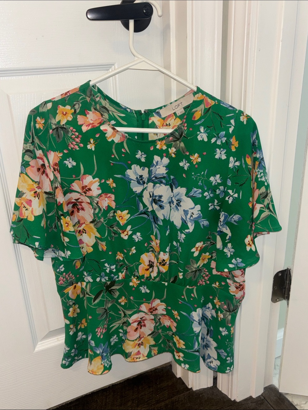 LOFT Green Floral Flutter-Sleeve Peplum Blouse